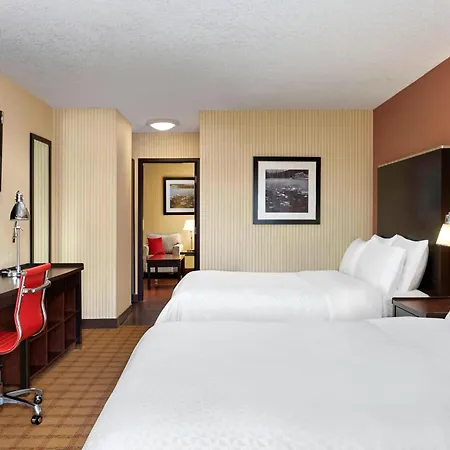 Four Points By Sheraton Hotel & Suites Calgary West-2